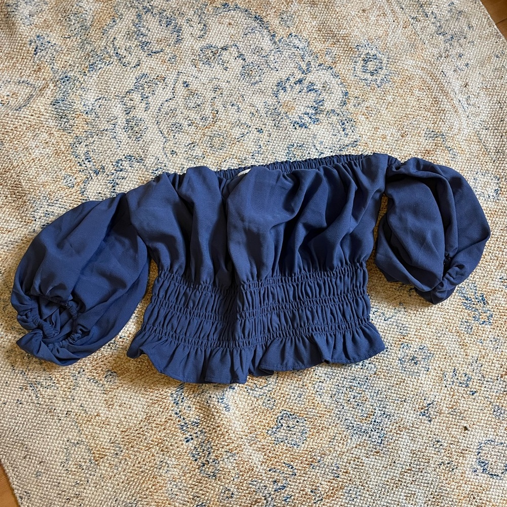 Abercrombie top size large